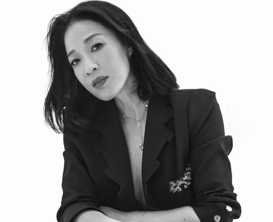 HELEN LEE